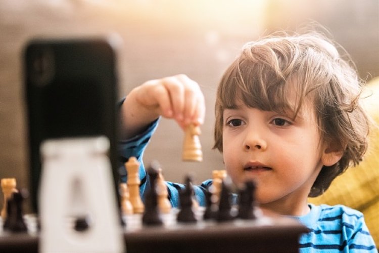 Five Reasons You Should Learn Chess in Group Classes Online